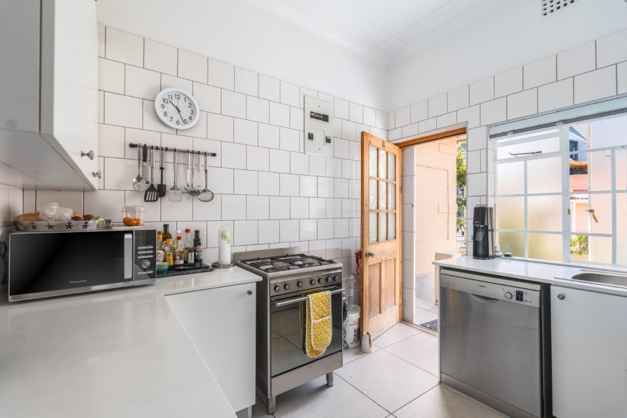 2 Bedroom Property for Sale in Sea Point Western Cape